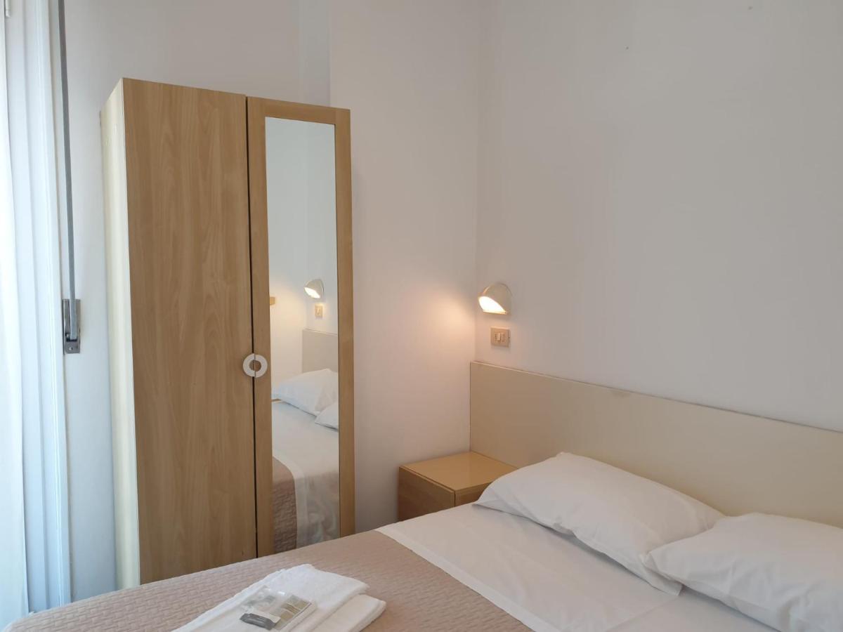 Hotel Baden Baden Rimini Extérieur photo