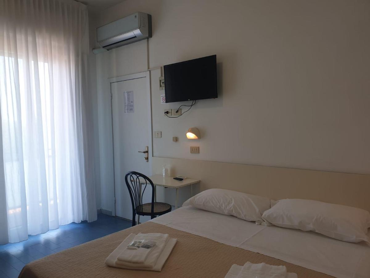 Hotel Baden Baden Rimini Extérieur photo