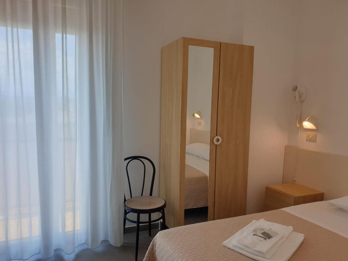 Hotel Baden Baden Rimini Extérieur photo